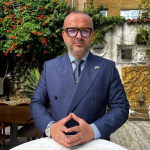 Eduard Petrescu si EKO GROUP: Marketing Politic Inovator