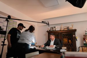 Video ads optimizate pentru platforme scurte vs long form: strategii mixte de succes